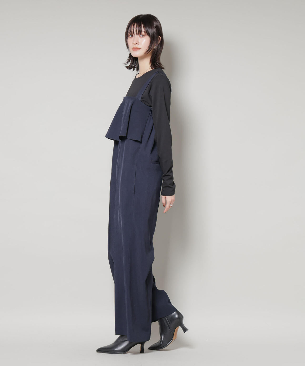フロントフリルサロペットパンツ