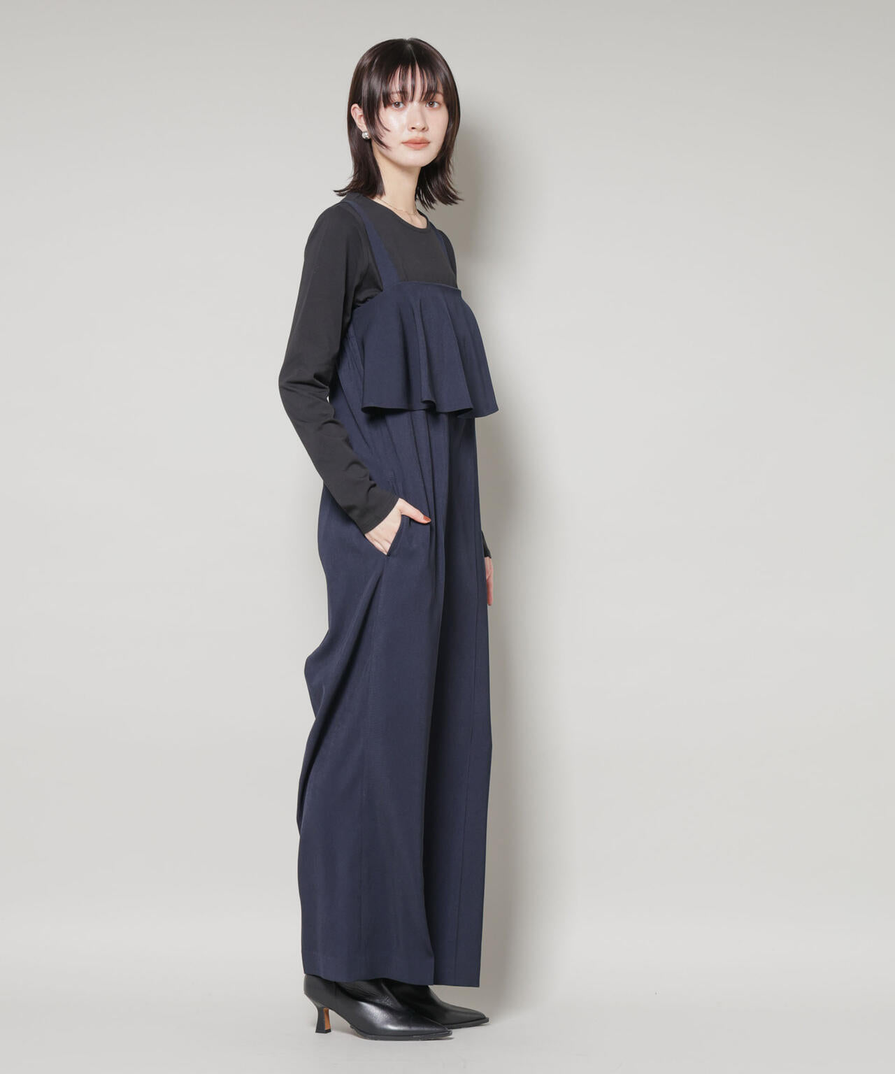 フロントフリルサロペットパンツ