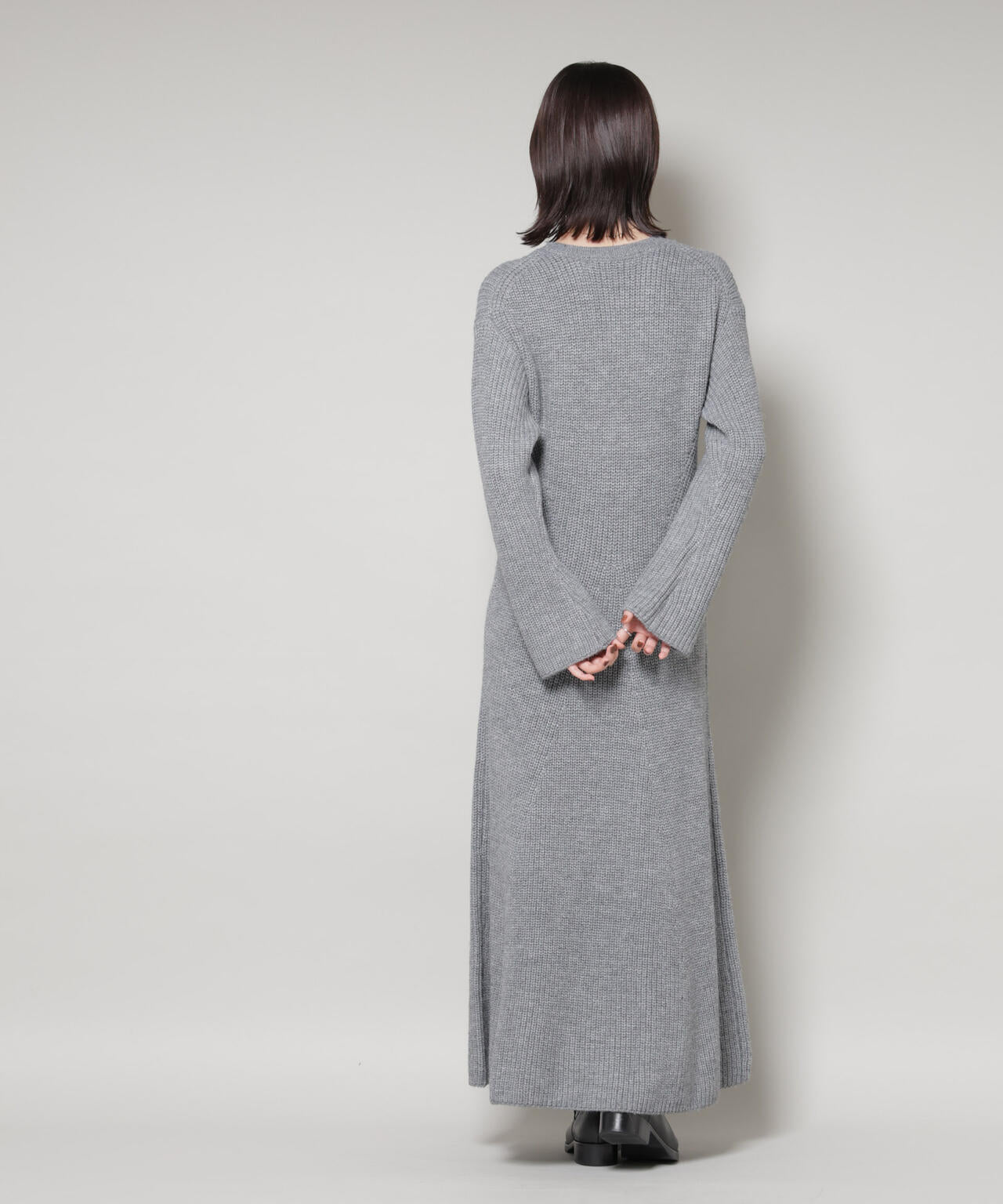 片畦フレアニットワンピース