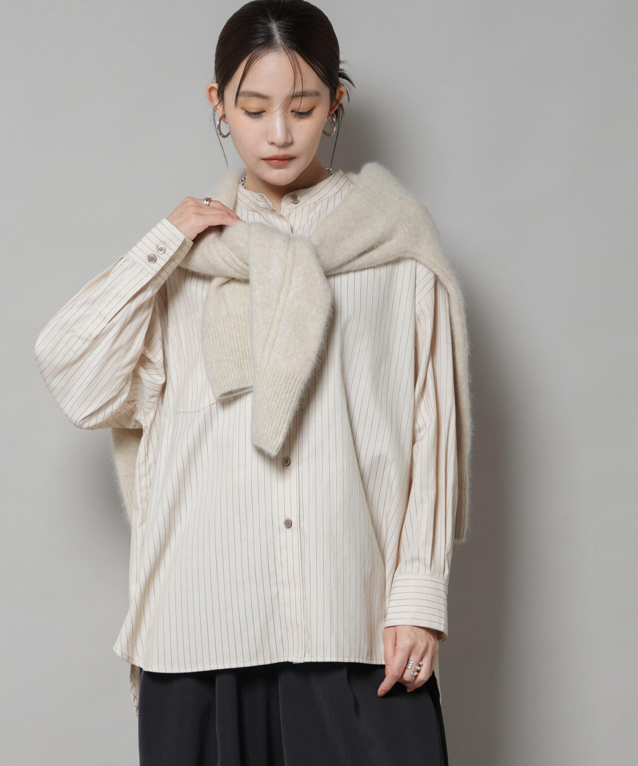スタンドカラーストライプシャツ