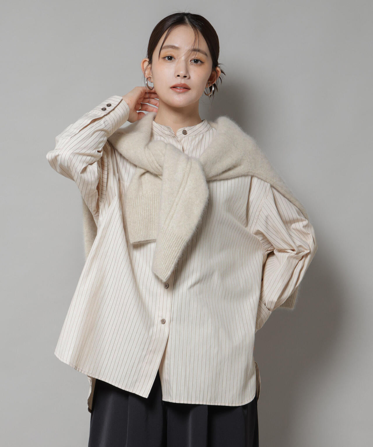 スタンドカラーストライプシャツ