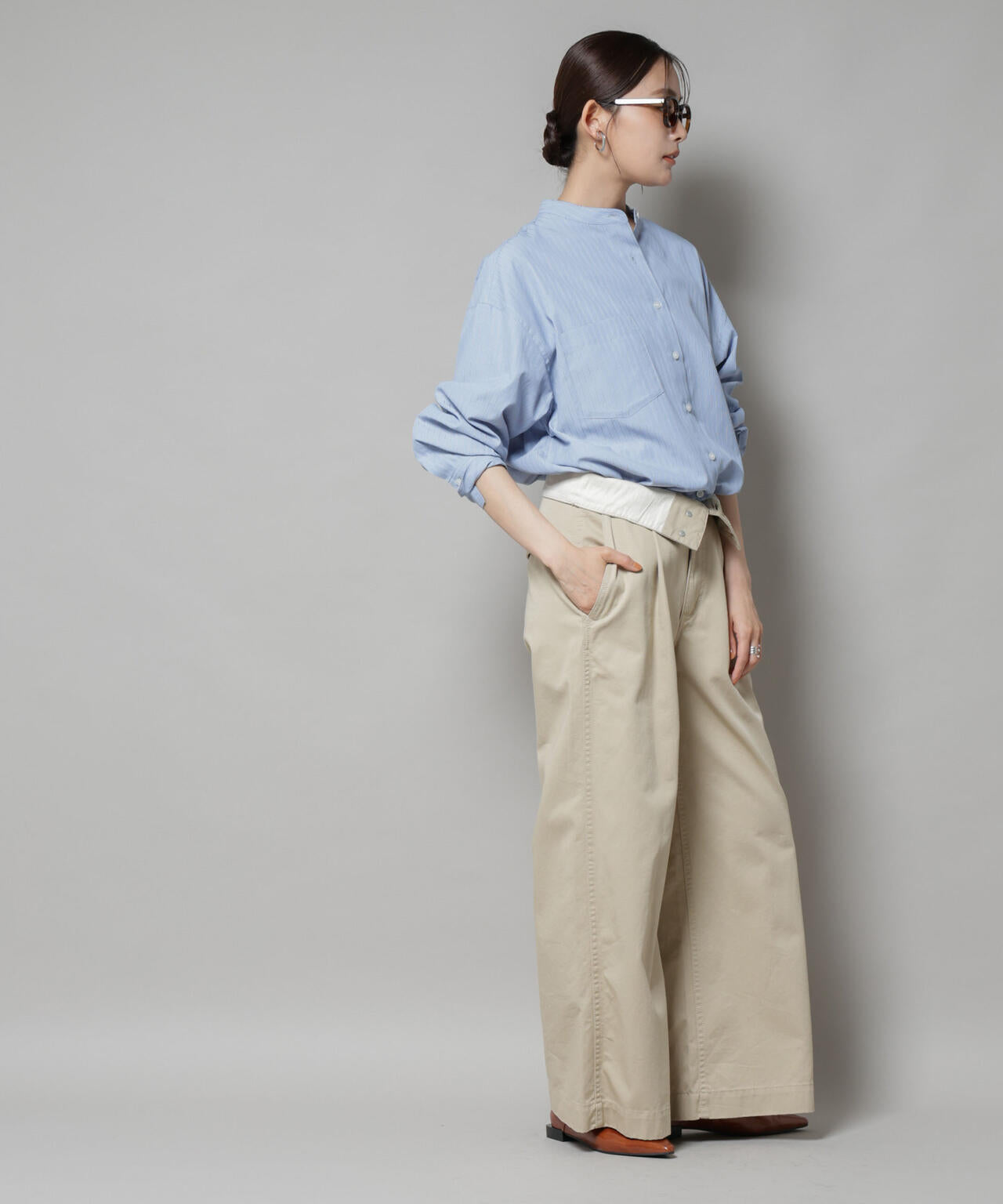 スタンドカラーストライプシャツ