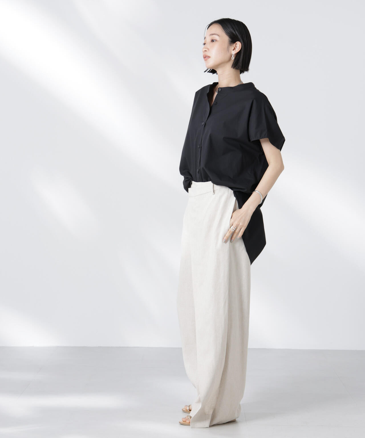 バックギャザーノースリーブブラウス