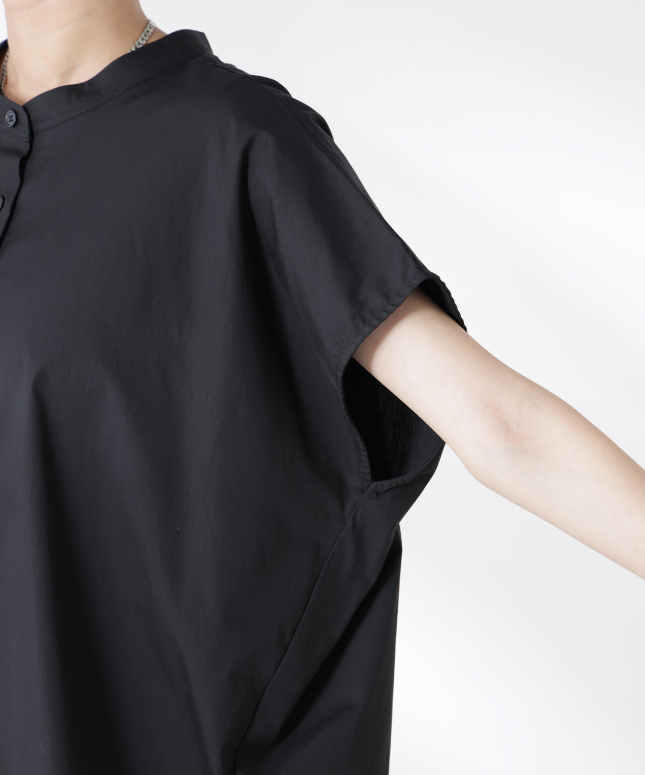 バックギャザーノースリーブブラウス