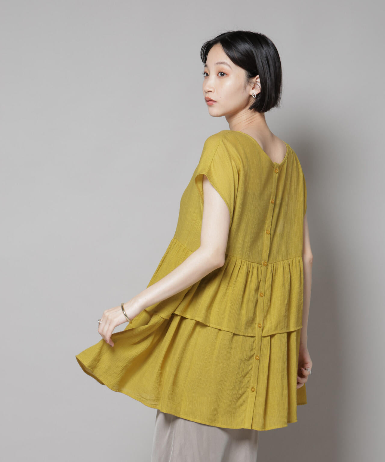 前後2wayシアー楊柳ノースリーブティアードブラウス