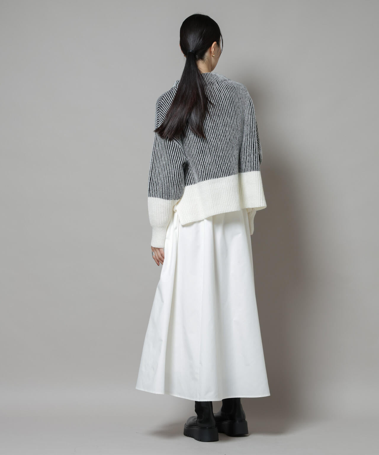 シャドーストライプニットプルオーバー