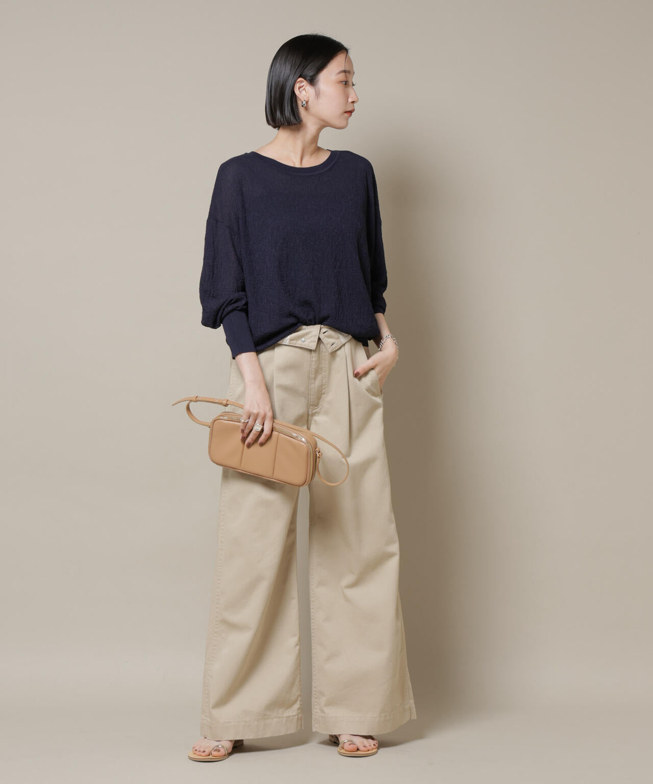 梨地ボートネックワイドシルエットニット