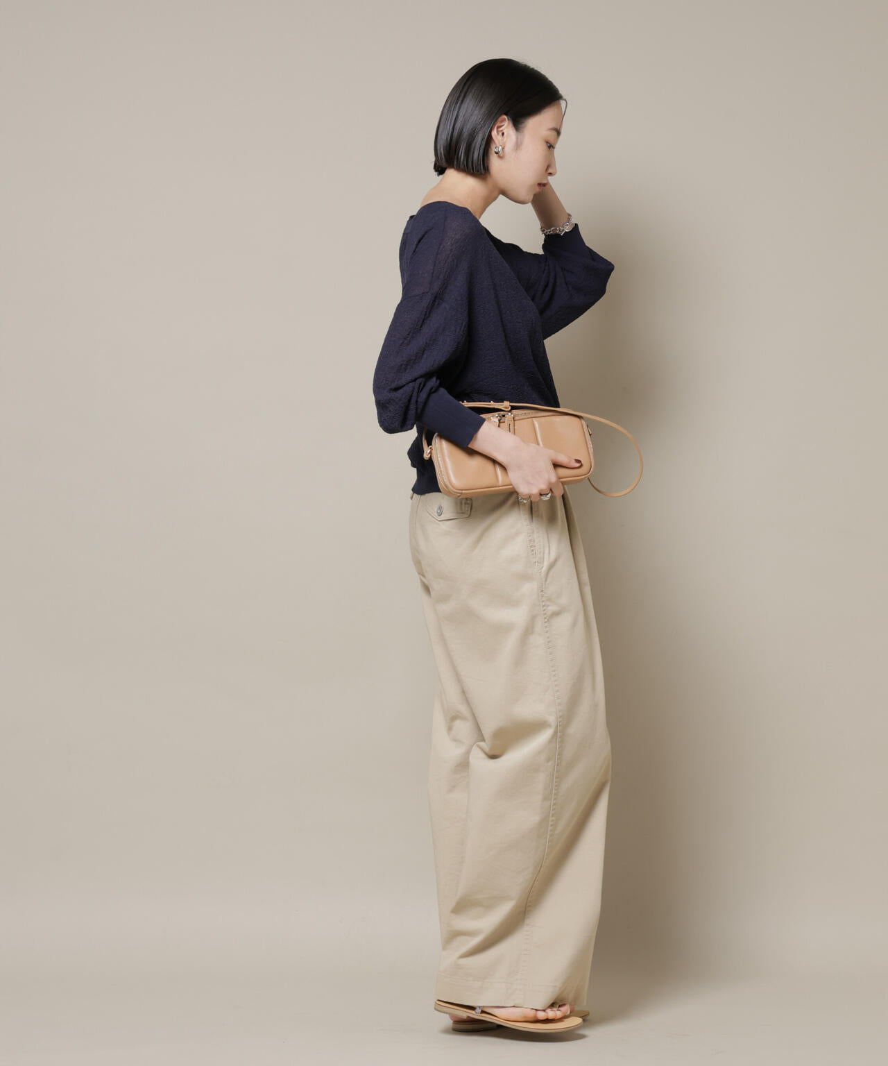 梨地ボートネックワイドシルエットニット