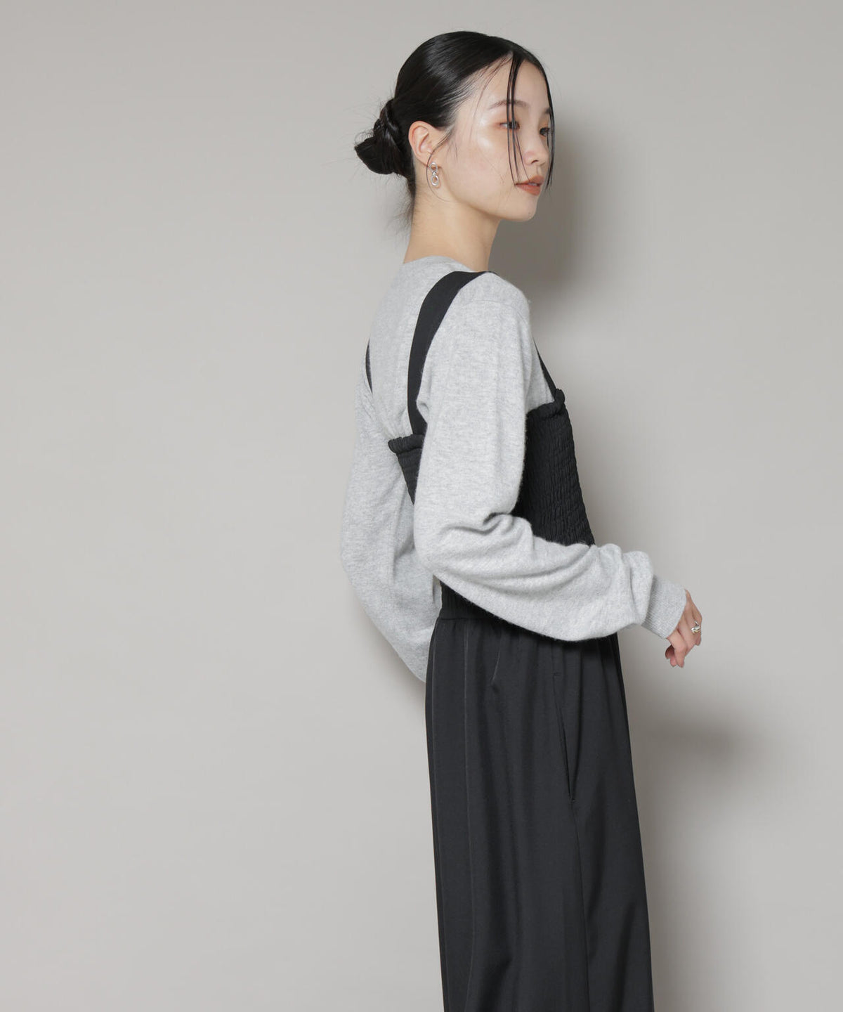 クルーネックカシミヤ混ニットプルオーバー