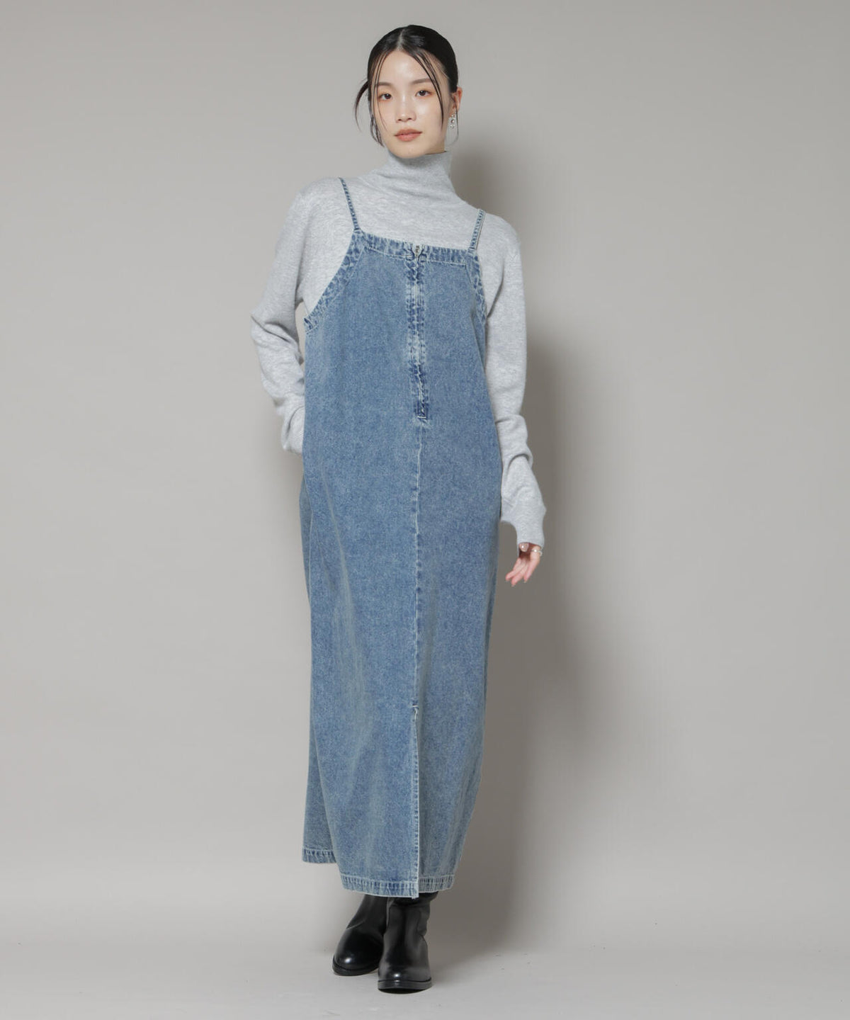 タートルネックカシミヤ混ニットプルオーバー