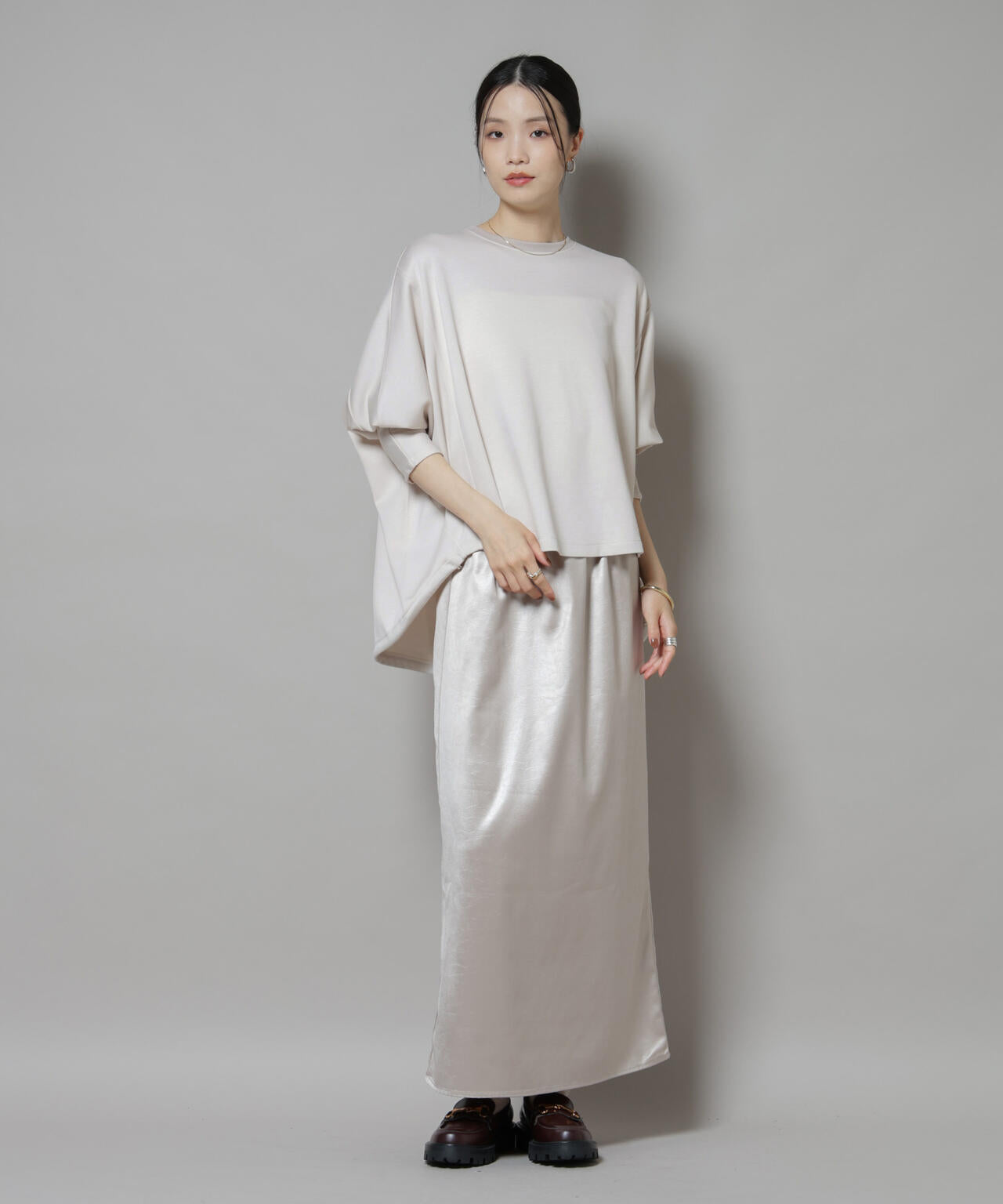 ドルマンスリーブバックドロストヘムカットプルオーバー