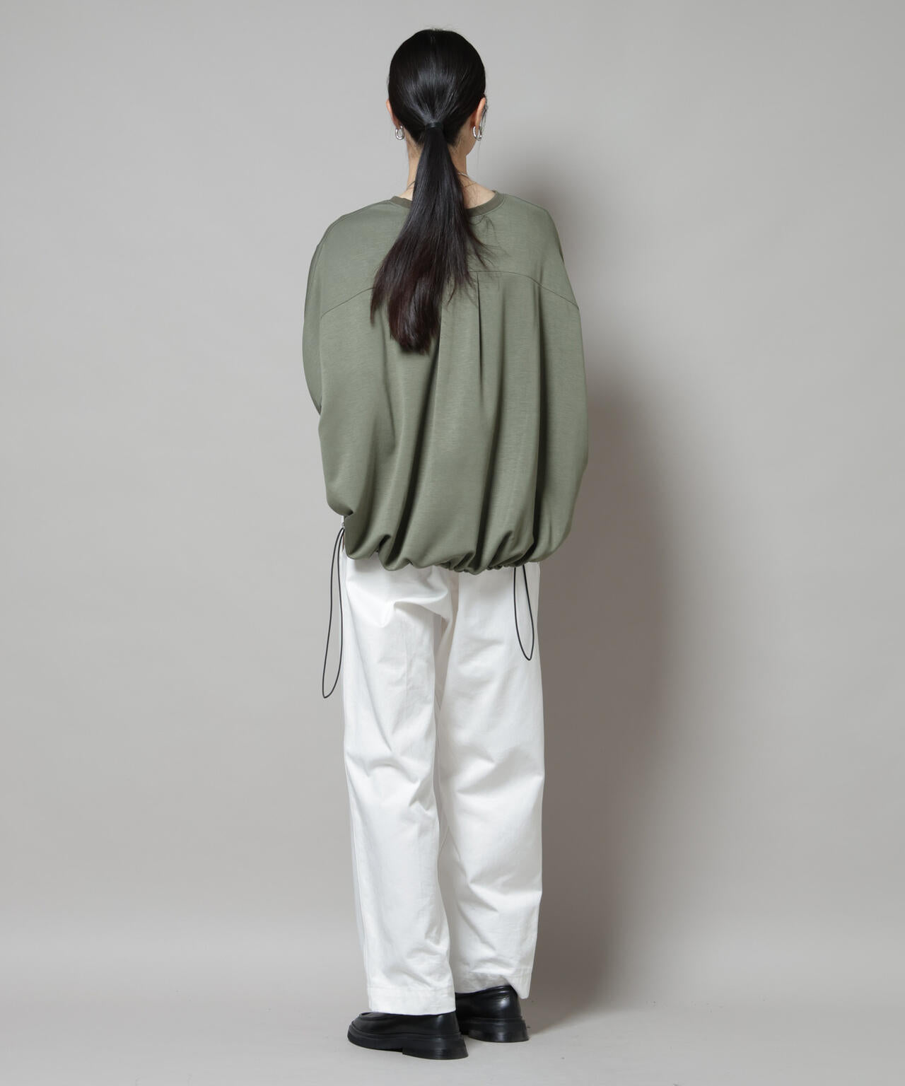 ドルマンスリーブバックドロストヘムカットプルオーバー