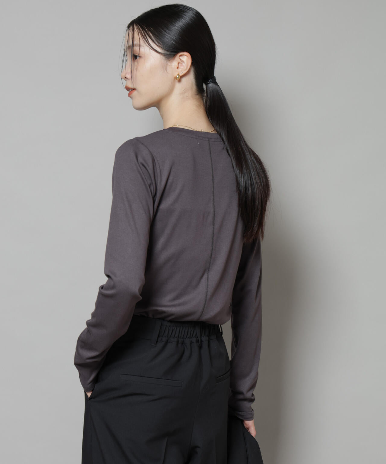 吸湿発熱クルーネックロングスリーブTシャツ