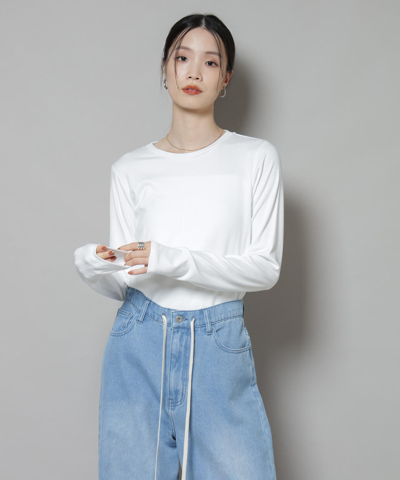 吸湿発熱クルーネックロングスリーブTシャツ