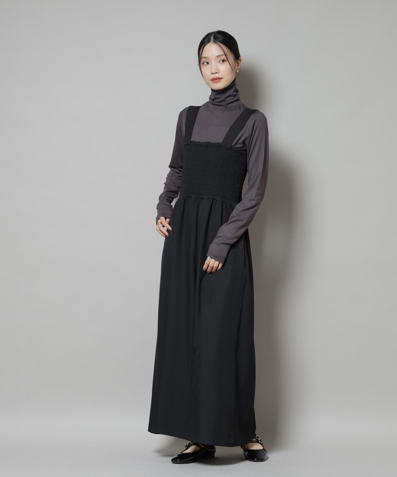 吸湿発熱タートルネックカットトップス