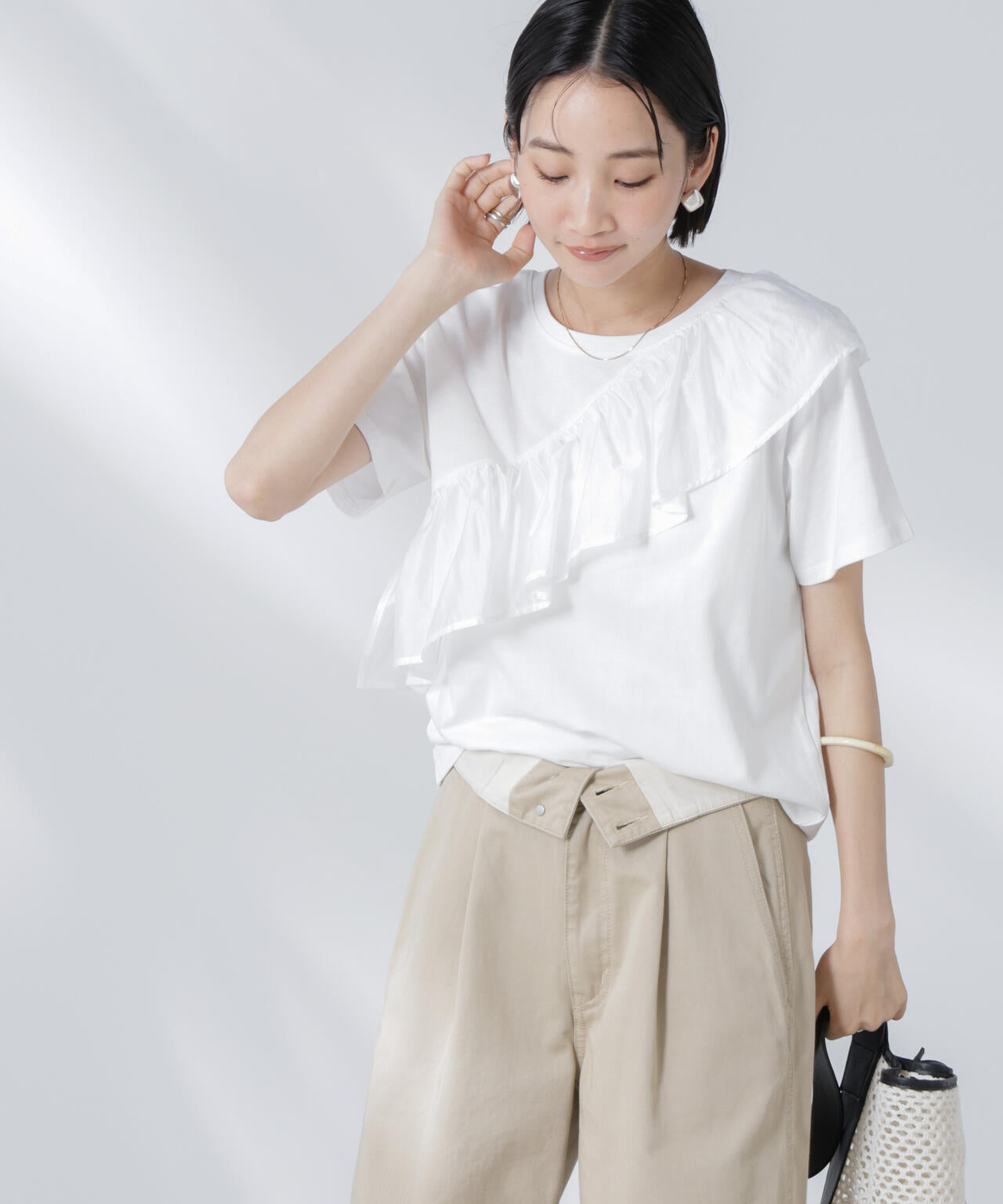 アシンメトリーフリル異素材コンビTシャツ