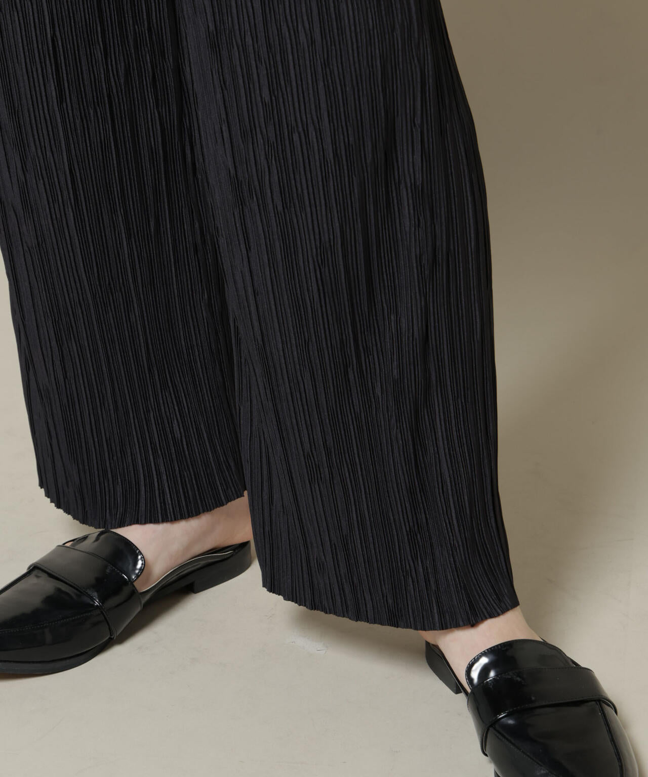 ランダムプリーツカットセミワイドパンツ(セットアップ可)