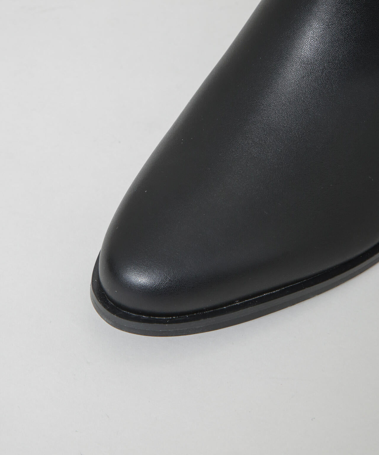 バックルデザインショートブーツ