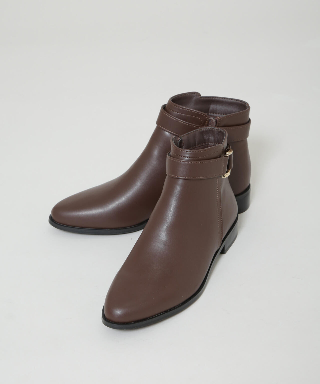 バックルデザインショートブーツ