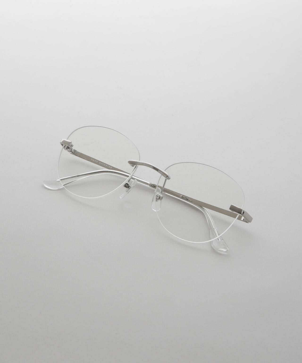 フレームレスメガネ