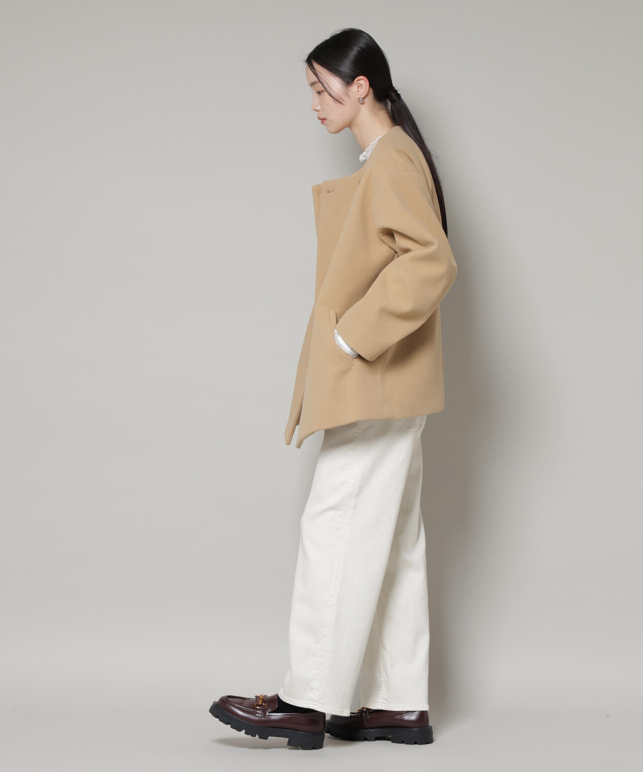 ノーカラーミドルコート