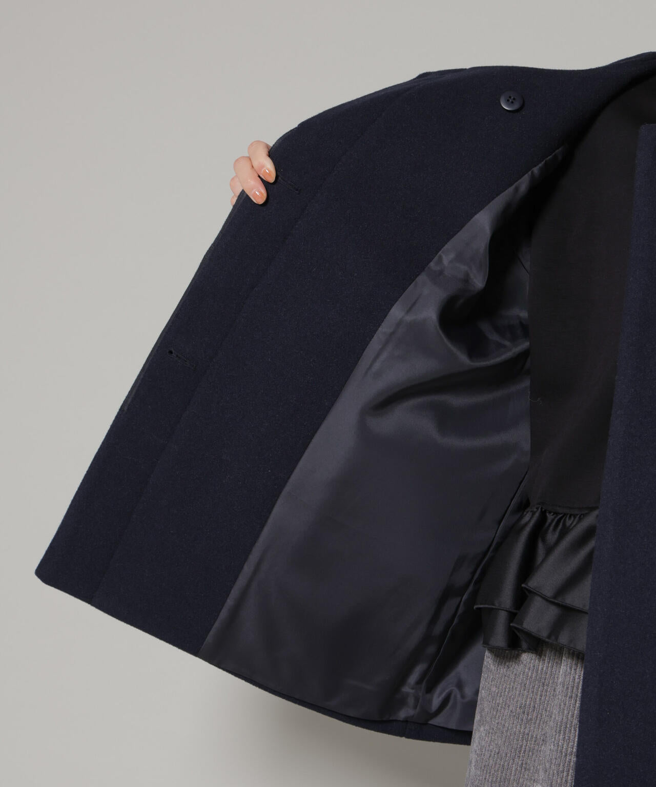 ノーカラーミドルコート