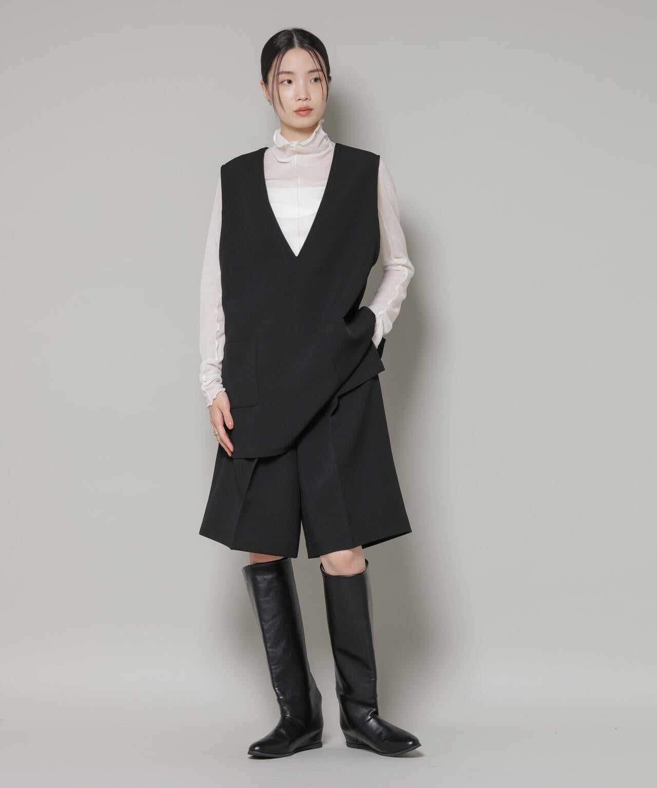 Vネックベスト×ハーフパンツ セットアップ