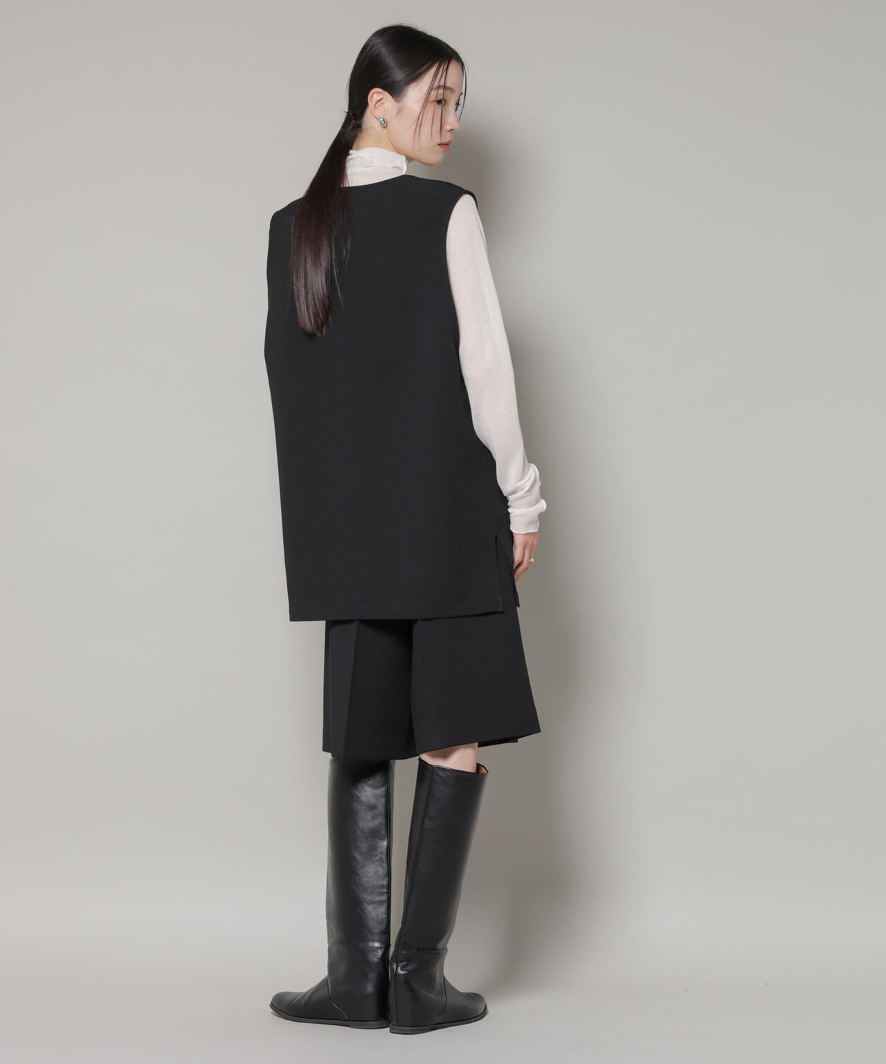 Vネックベスト×ハーフパンツ セットアップ