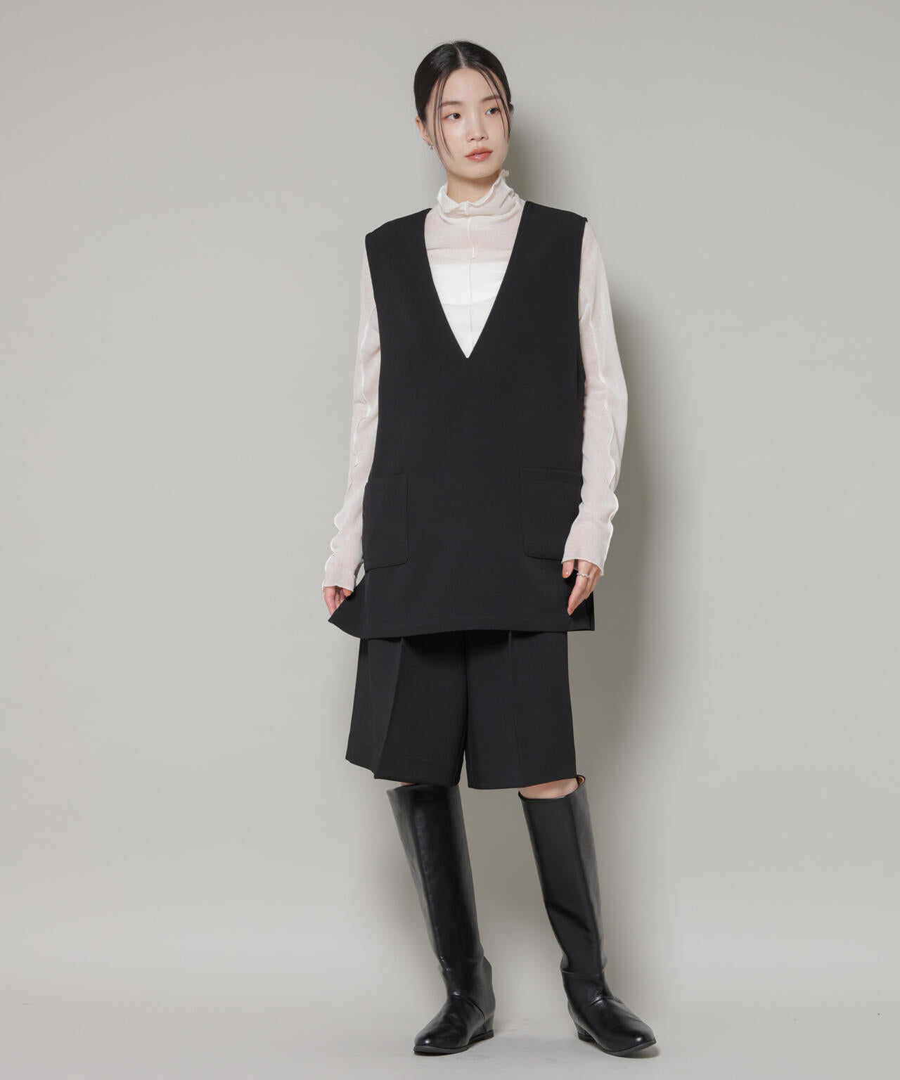 Vネックベスト×ハーフパンツ セットアップ
