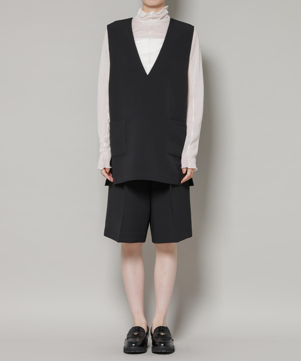 Vネックベスト×ハーフパンツ セットアップ