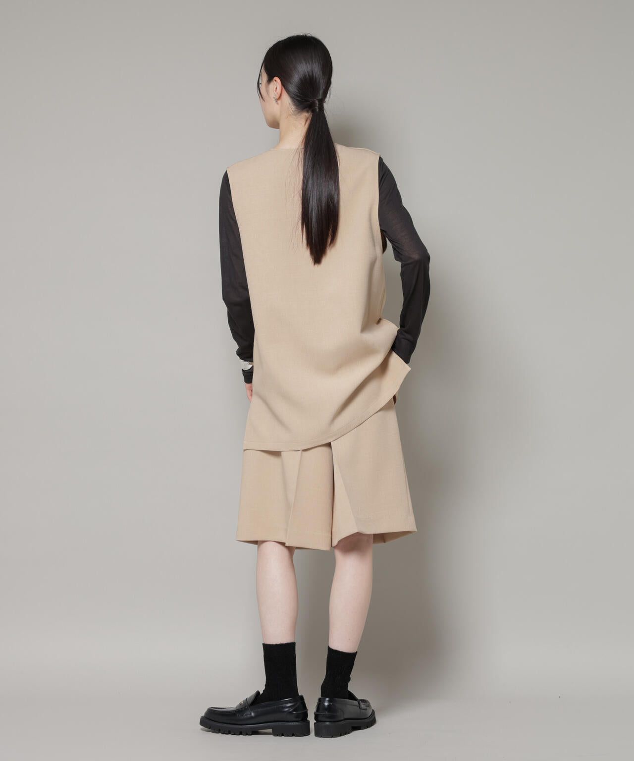 Vネックベスト×ハーフパンツ セットアップ
