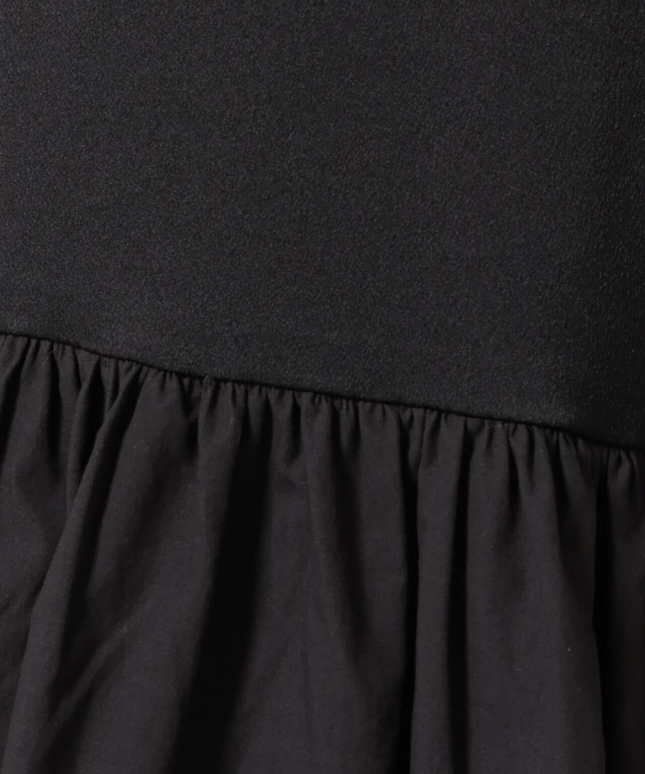 異素材切り替えギャザーサテンワンピース