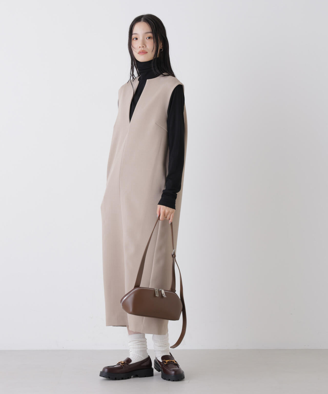 キーネックワンピース