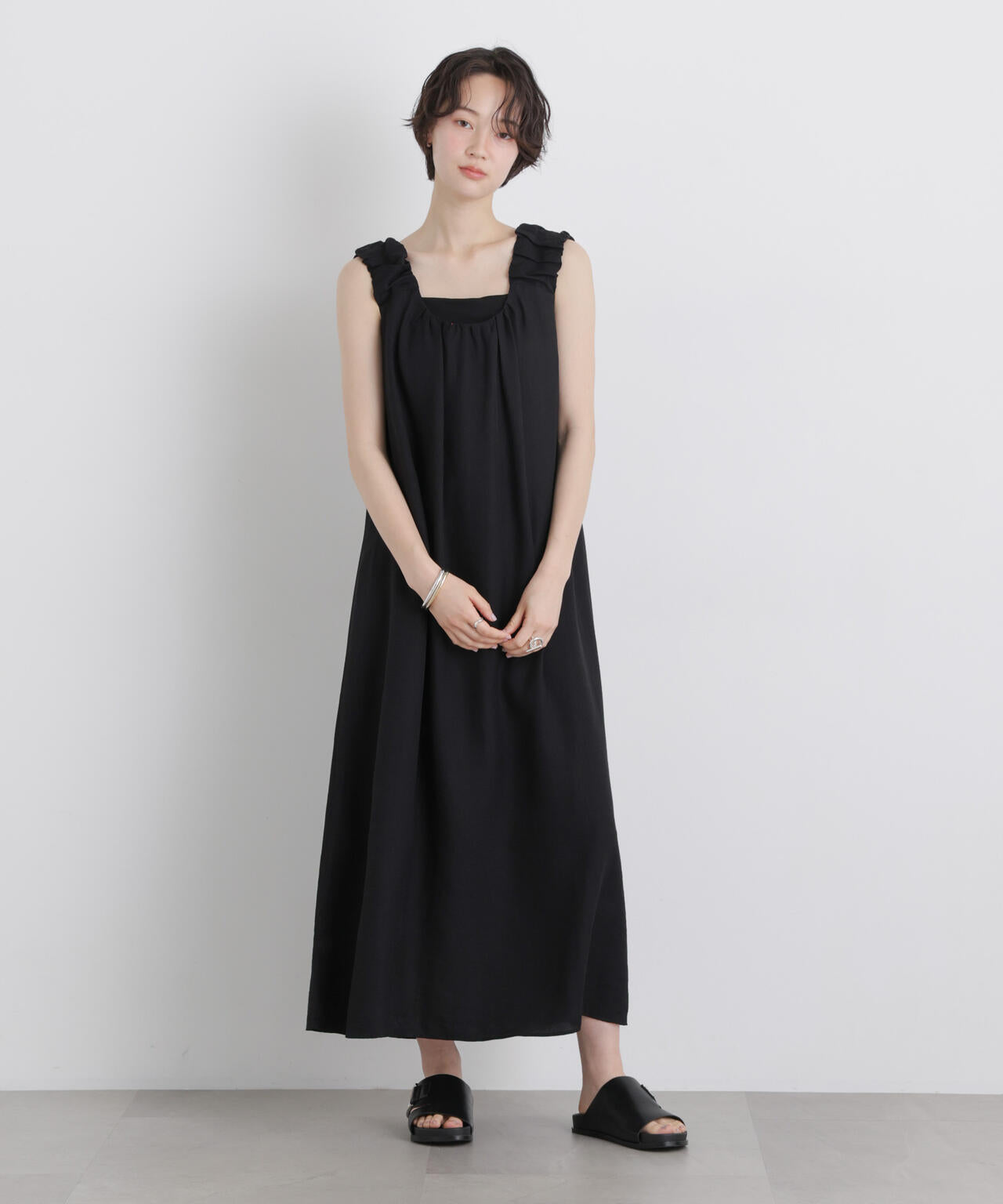 ギャザースリーブフレアワンピース