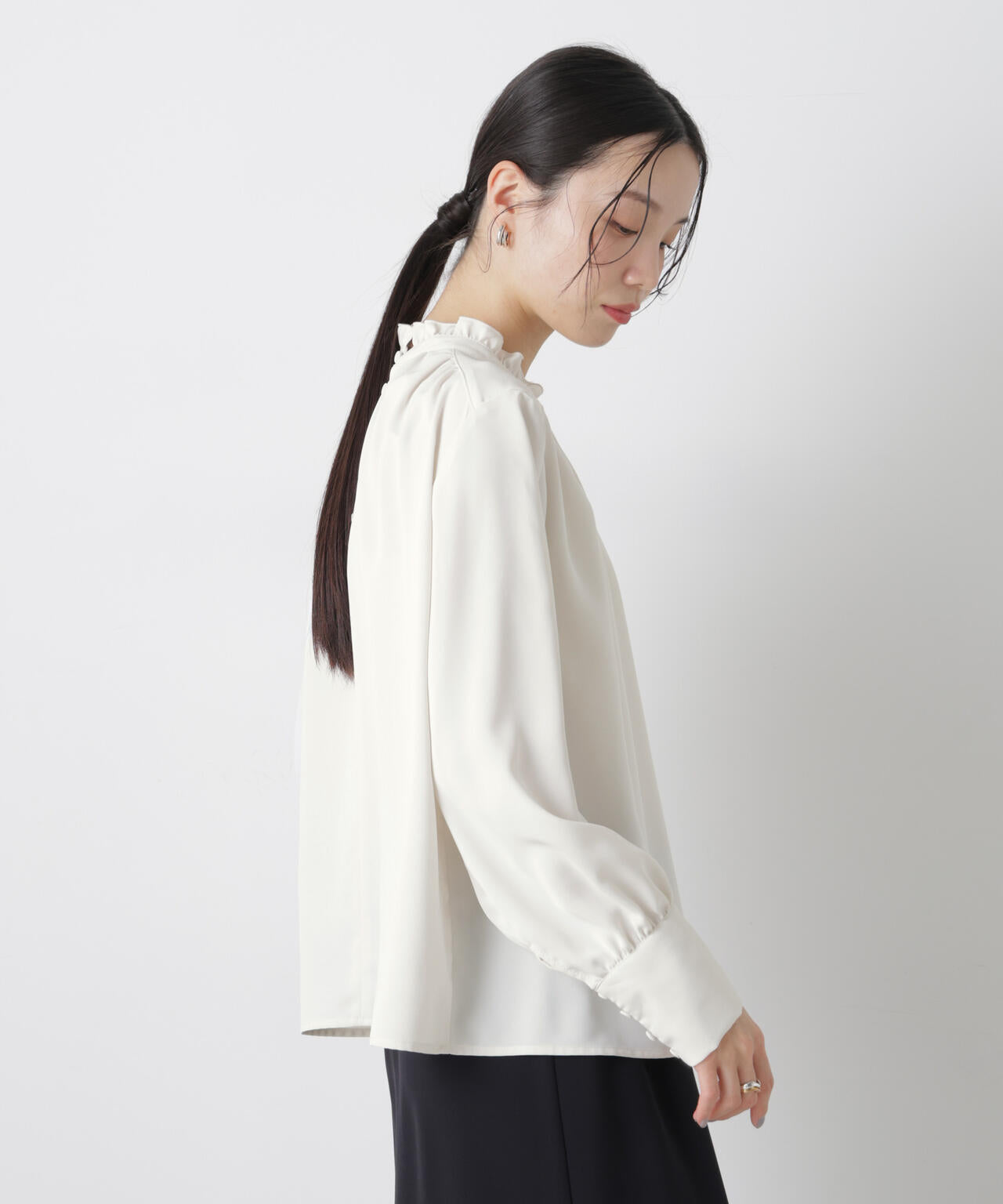 前後2wayスタンドカラーギャザーブラウス