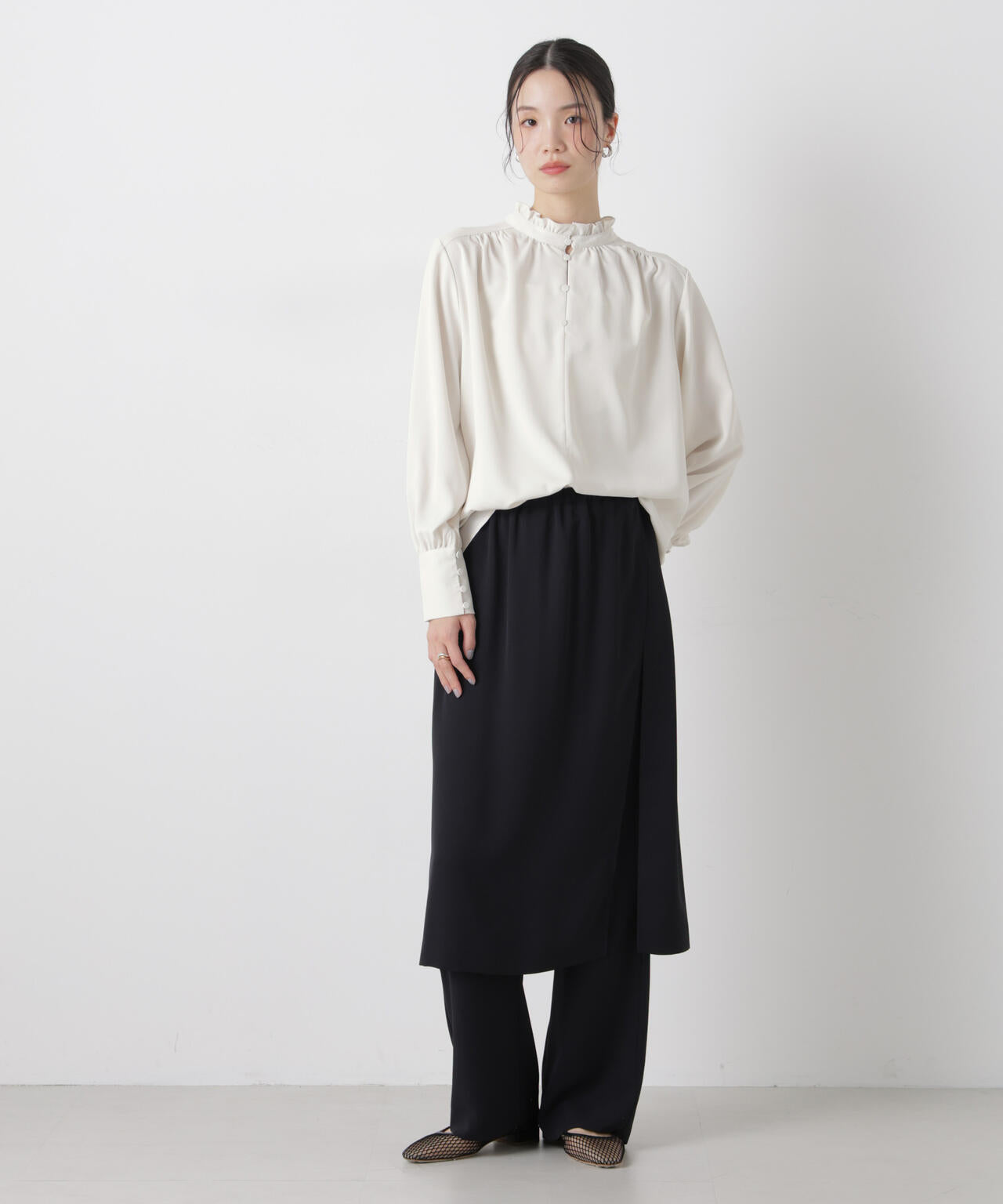 前後2wayスタンドカラーギャザーブラウス