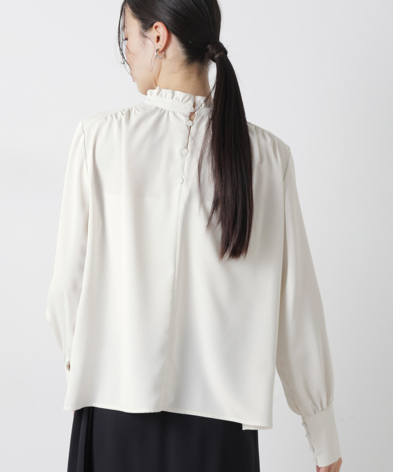 前後2wayスタンドカラーギャザーブラウス