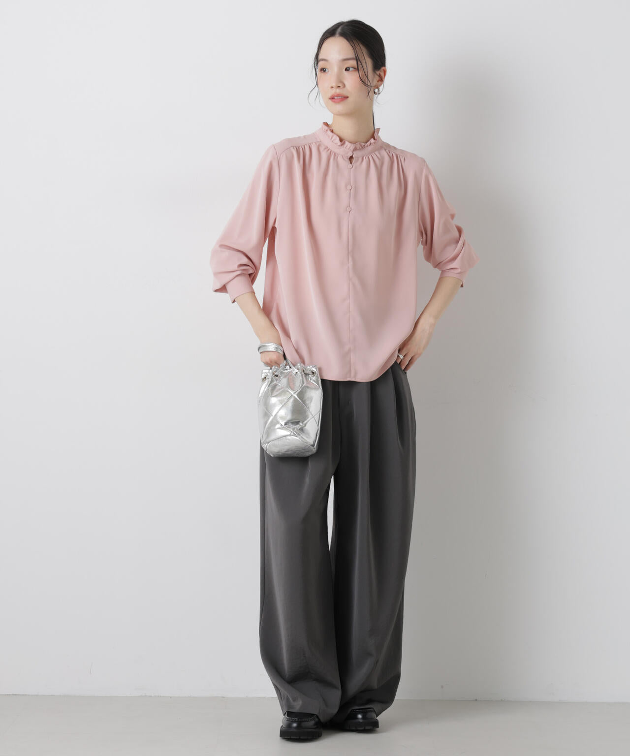 前後2wayスタンドカラーギャザーブラウス