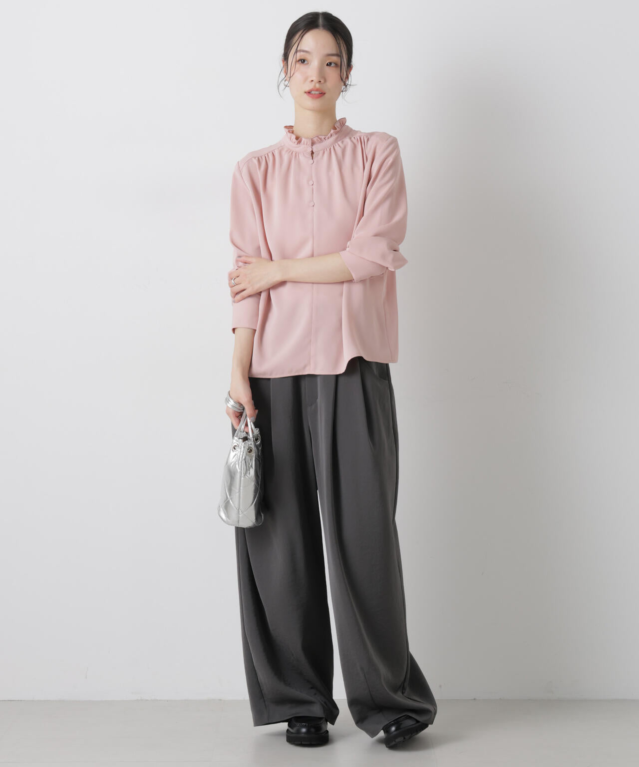 前後2wayスタンドカラーギャザーブラウス