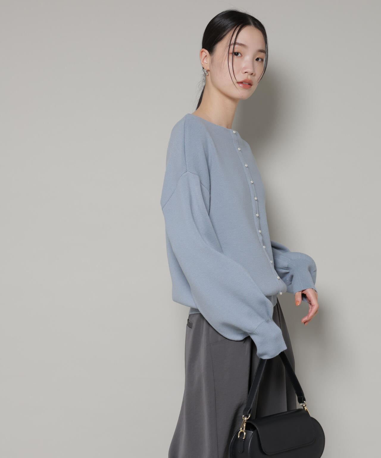 前後2wayセンターパール釦プルオーバーニット