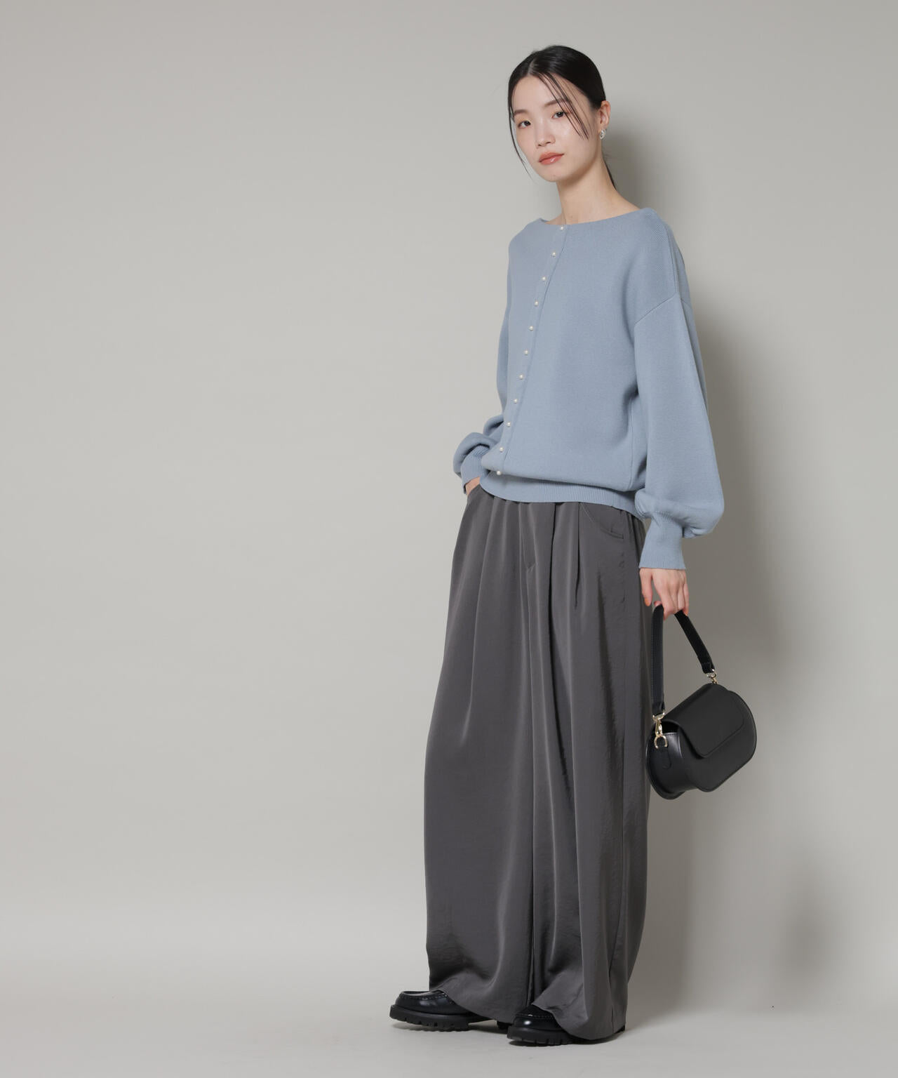 前後2wayセンターパール釦プルオーバーニット