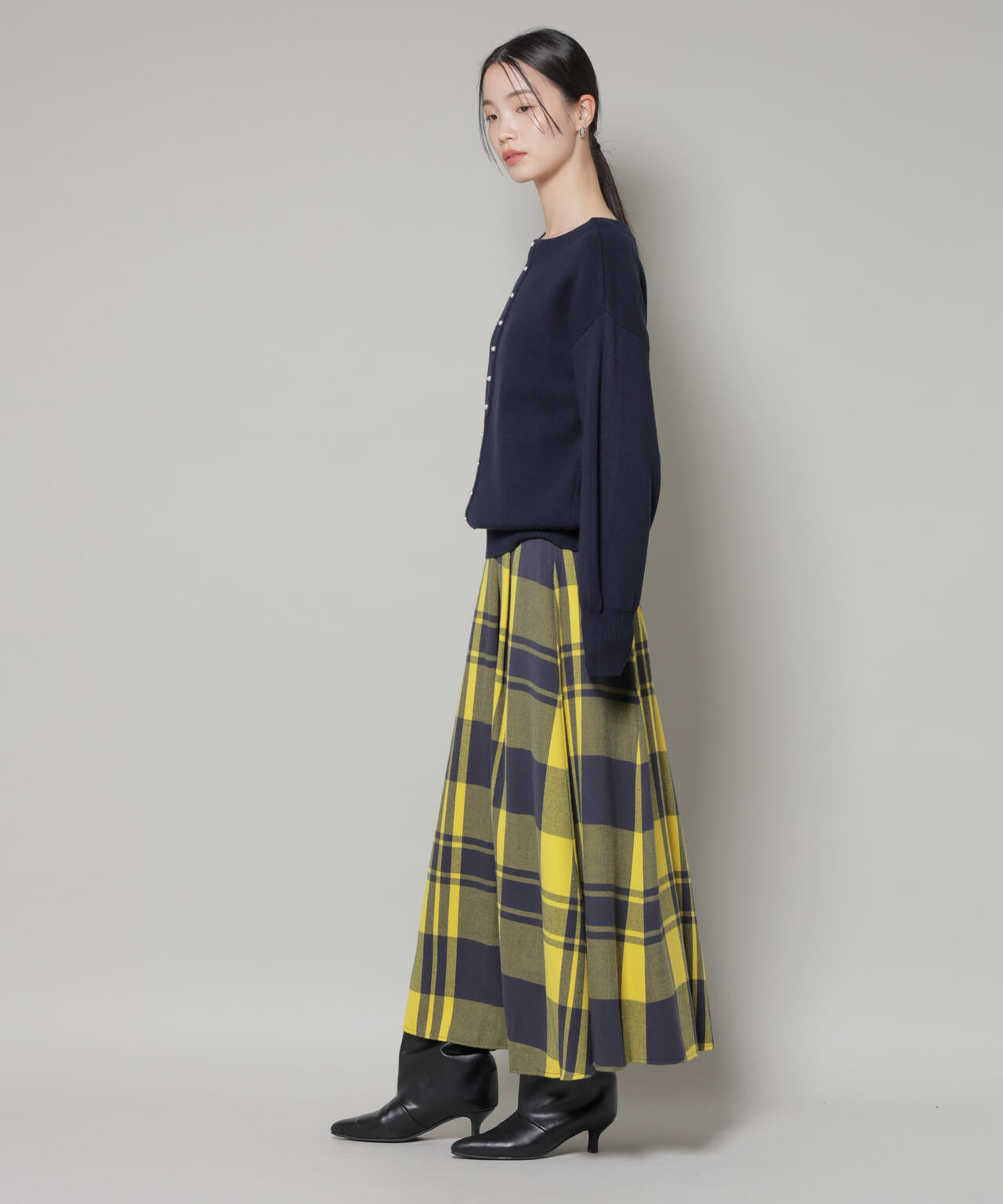 前後2wayセンターパール釦プルオーバーニット