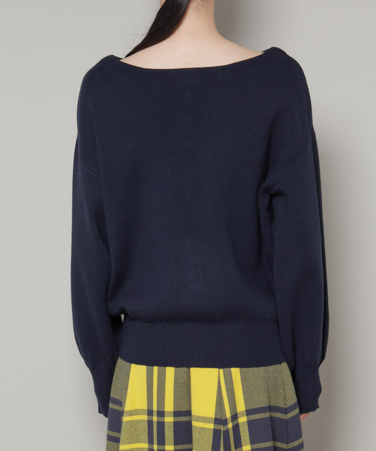 前後2wayセンターパール釦プルオーバーニット