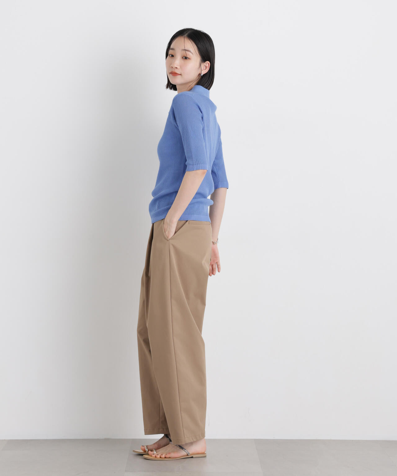 ソフトシアーランダムリブ衿付きニット