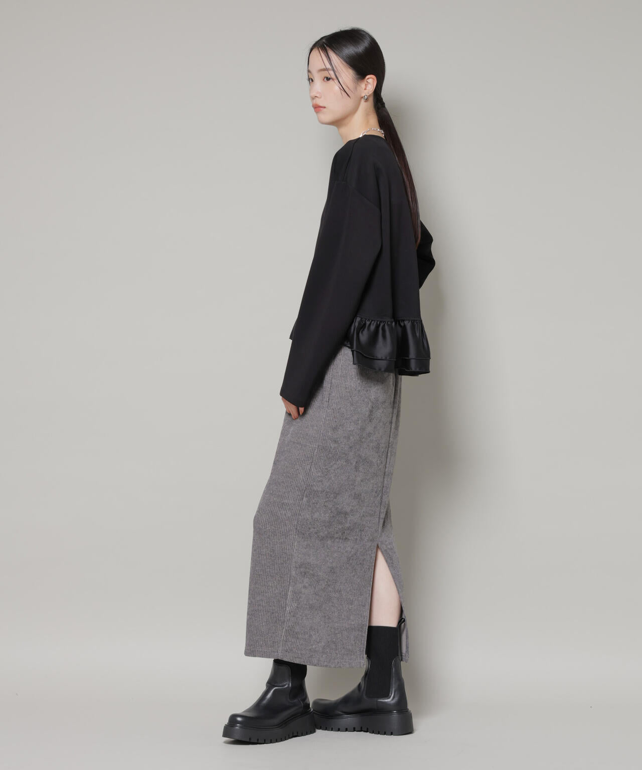 ダンボールカットサテンペプラムトップス