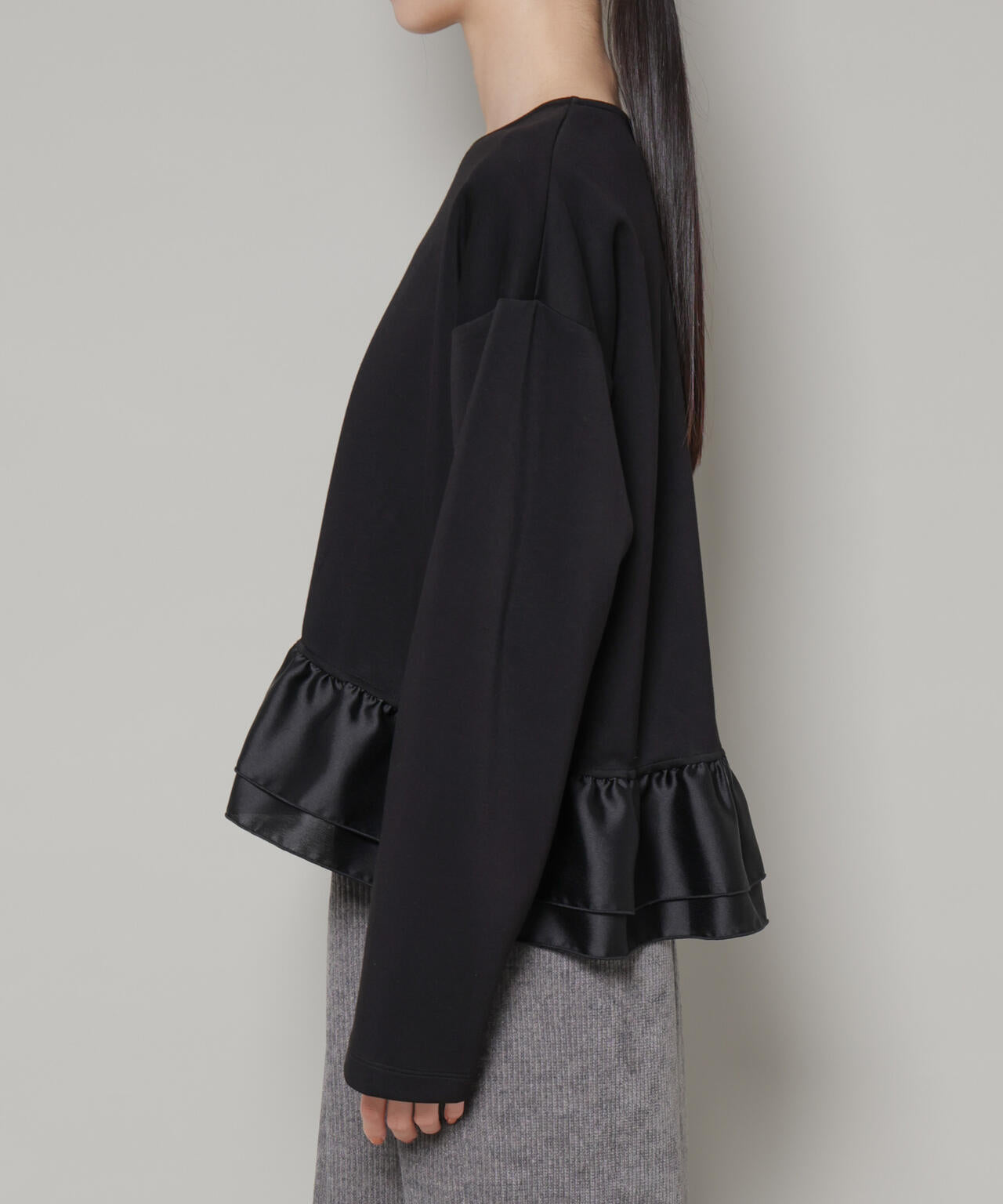 ダンボールカットサテンペプラムトップス