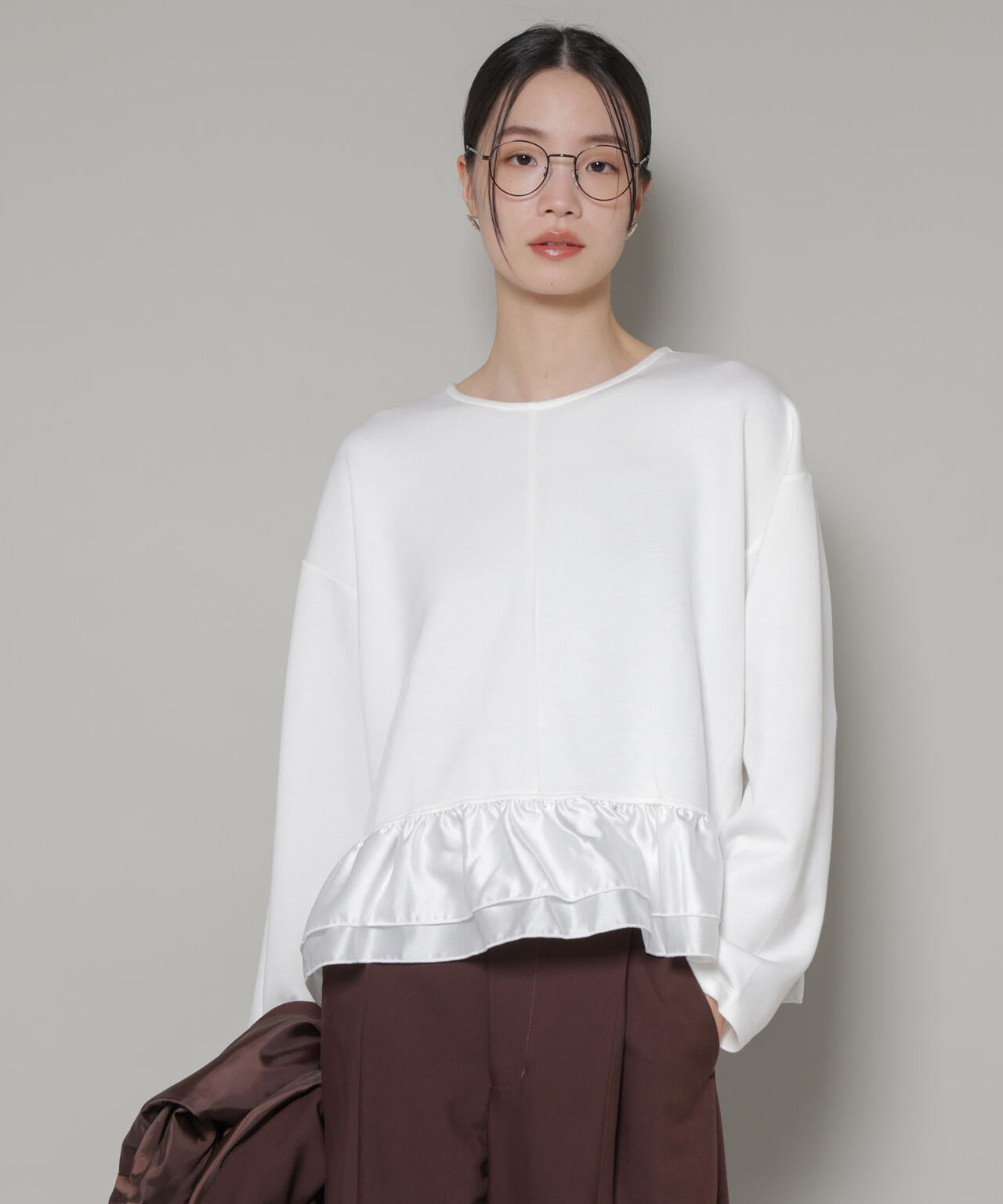 ダンボールカットサテンペプラムトップス