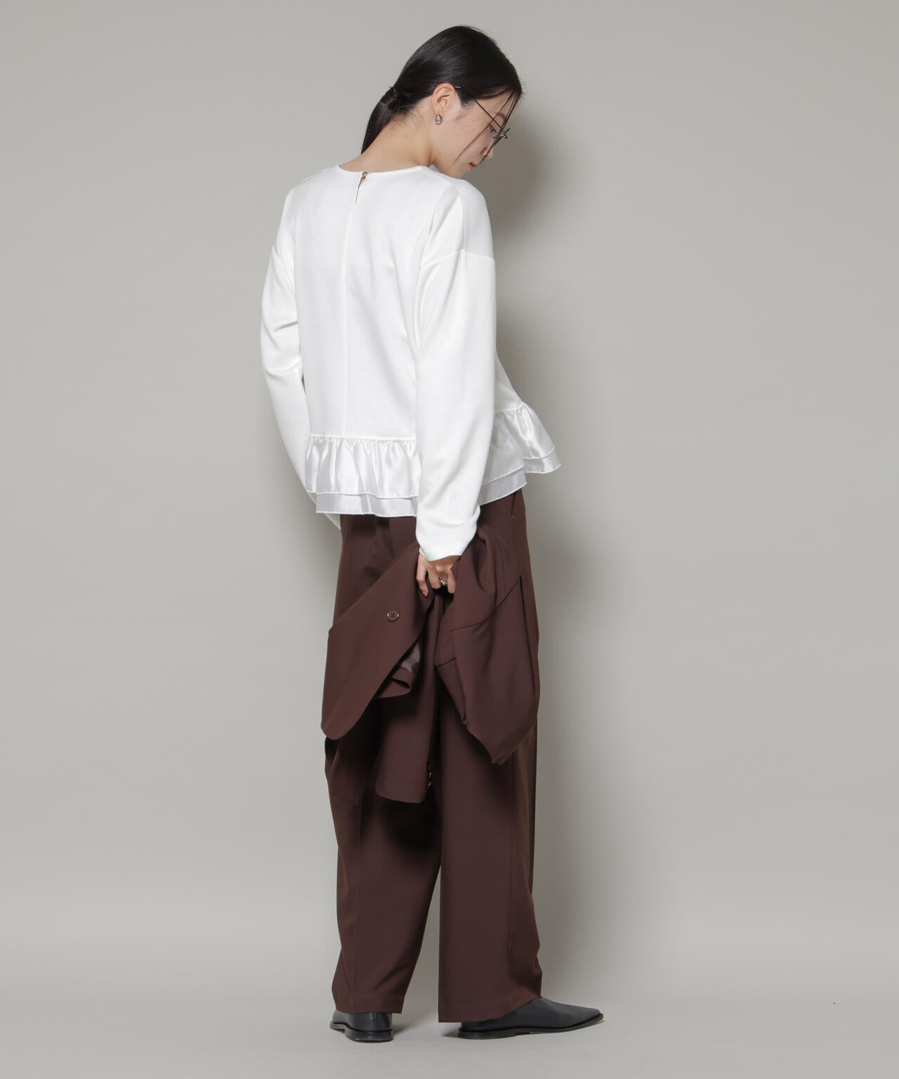 ダンボールカットサテンペプラムトップス