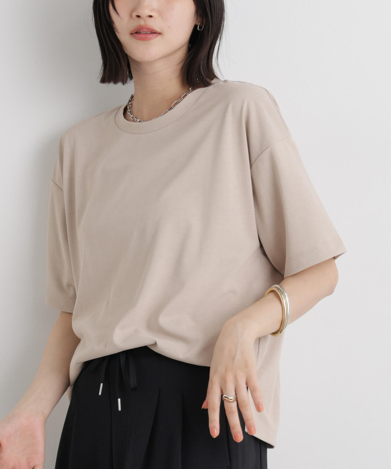 汗隠糸加工&多彩機能カットソー素材 クルーネックトップス