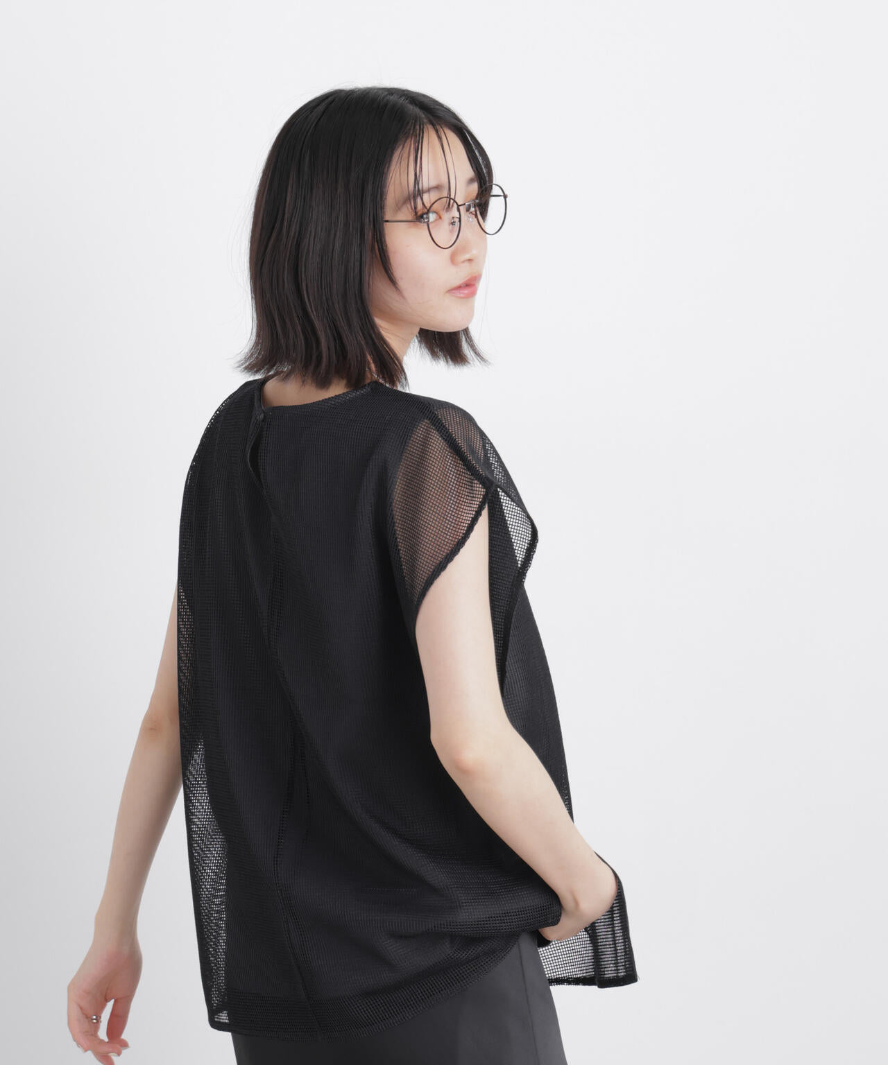 カラミメッシュレイヤードカットトップス